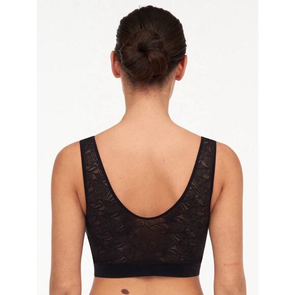 Chantelle Soft Padded Bra Top With Lace Black Pullover Wireless XS/S B2303 - Picture 2 of 5